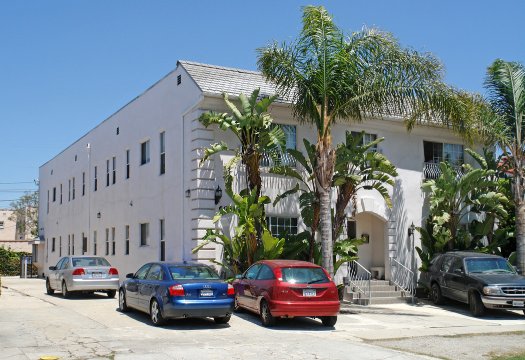 6081 W. Pickford Pl in Los Angeles, CA - Building Photo