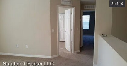 10301 Regent Square Dr in Orlando, FL - Building Photo - Building Photo