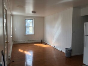 3956 Victory Blvd, Unit 1 in Staten Island, NY - Building Photo - Building Photo