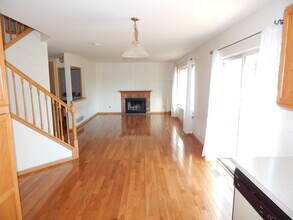 2800 E Bridleway Ct in Carpentersville, IL - Building Photo - Building Photo