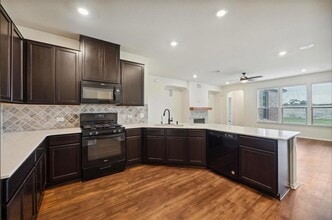 705 Vaughn St in Georgetown, TX - Building Photo - Building Photo