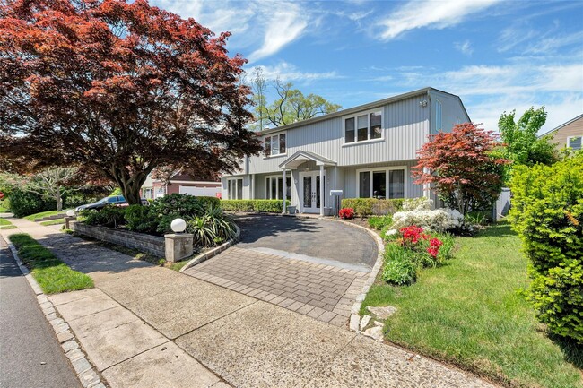 property at 27 Harbor Hills Dr