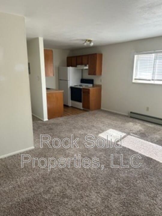 1008 E Jefferson Rd in Cheyenne, WY - Building Photo