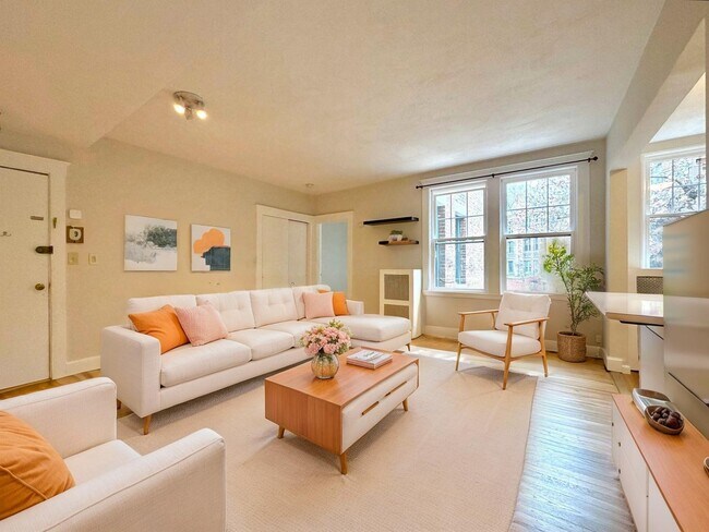 110 Lanark Rd, Unit 8 in Boston, MA - Foto de edificio - Building Photo