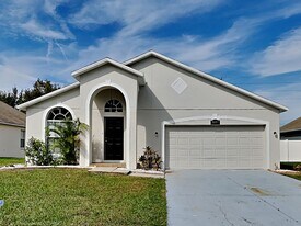 5057 Ayrshire Dr in Spring Hill, FL - Building Photo