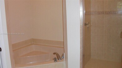 1651 Passion Vine Cir in Weston, FL - Building Photo - Building Photo
