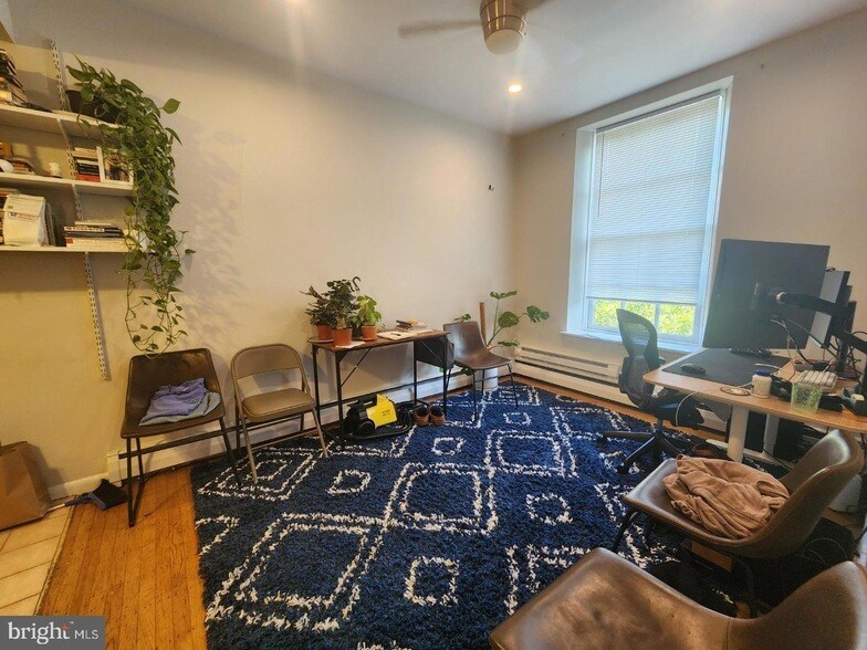 322 S 11th St, Unit 9 in Philadelphia, PA - Building Photo