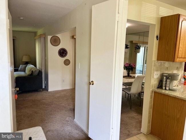 9547 Fern Hollow Way in Gaithersburg, MD - Foto de edificio - Building Photo