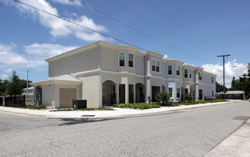 King Stone Town Homes in Sarasota, FL - Foto de edificio - Building Photo