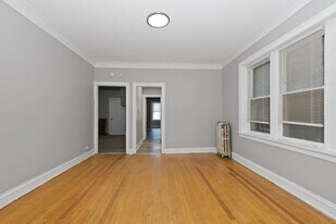 8001-8007 S. Eberhart in Chicago, IL - Foto de edificio - Interior Photo