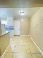 6621 Whitsett Ave in Los Angeles, CA - Building Photo - Building Photo