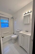 9 Woodward Ave, Unit 1L in Quincy, MA - Foto de edificio - Building Photo