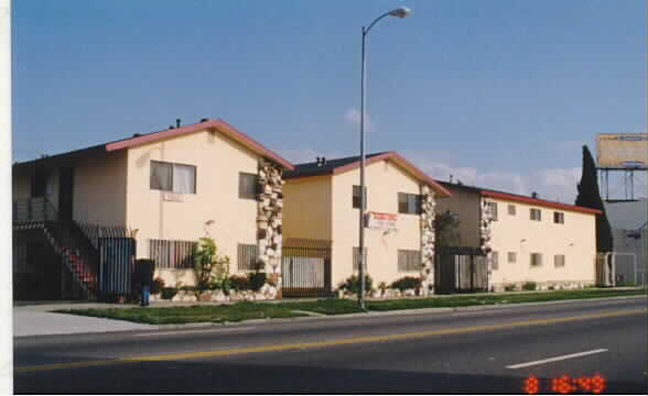 7822-7830 S Western Ave in Los Angeles, CA - Building Photo