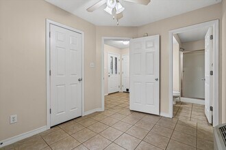 57 Lake Shore Dr in Daphne, AL - Building Photo - Building Photo