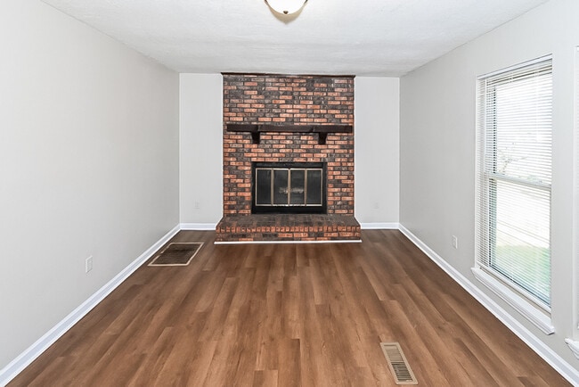 370 Avon Cir in Mount Olive, AL - Building Photo - Building Photo