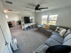 8201 Daisy Cutter Crossing in Georgetown, TX - Building Photo - Building Photo