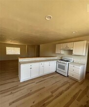 1055 Hillside Dr in Kingman, AZ - Building Photo - Building Photo