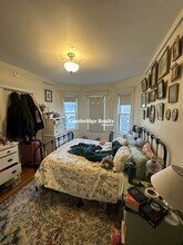 221 Harvard St, Unit 6B in Cambridge, MA - Foto de edificio - Building Photo