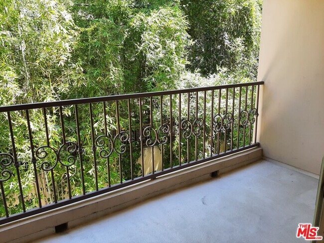 property at 10390 La Grange Ave