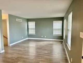 98 Shire Dr in Lake St. Louis, MO - Building Photo - Building Photo