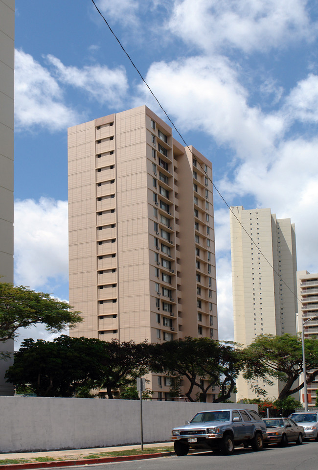 Lakeside West in Honolulu, HI - Building Photo - Building Photo