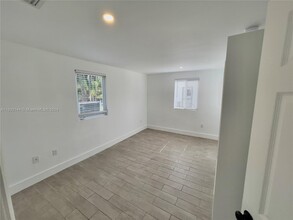 1551 NW 55th St in Miami, FL - Building Photo - Building Photo