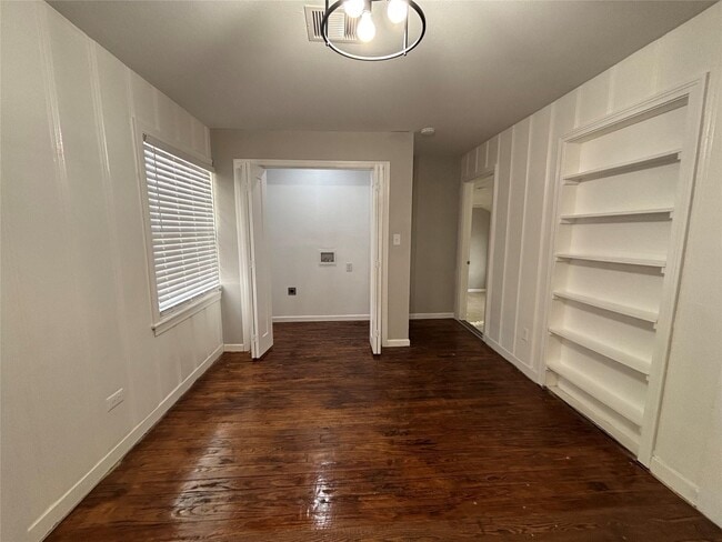 property at 1401 Austin St