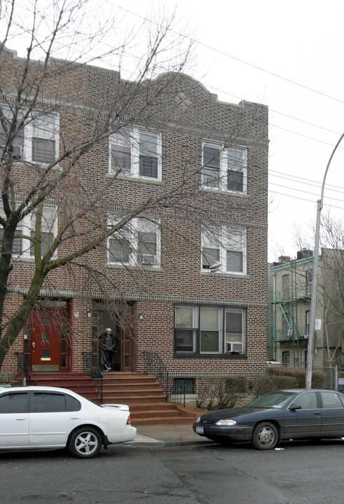 326 Starr St in Brooklyn, NY - Building Photo