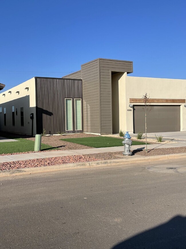 6093 Hidden Psge Ave in El Paso, TX - Building Photo - Building Photo