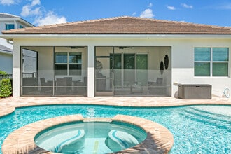 17155 SW Ambrose Way in Port St. Lucie, FL - Foto de edificio - Building Photo
