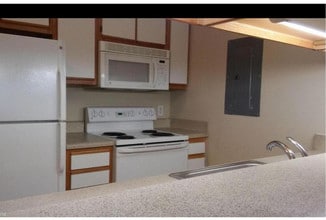 1420 Collegiate Cir, Unit 201 in Raleigh, NC - Building Photo - Building Photo