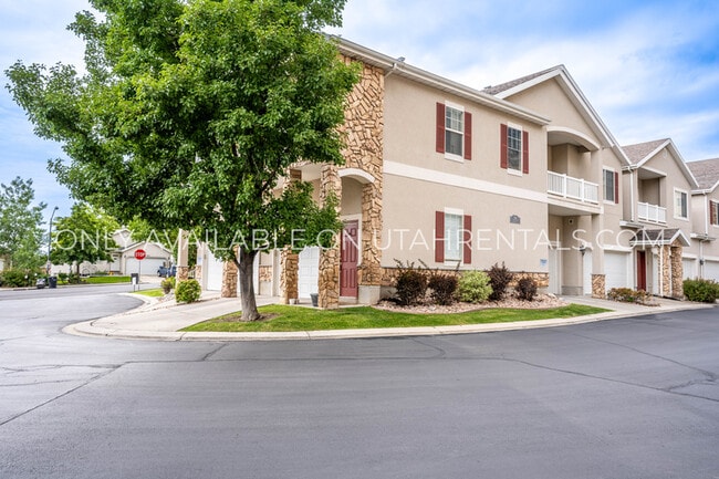 1028 Canyon Vista Rd in Provo, UT - Building Photo - Building Photo