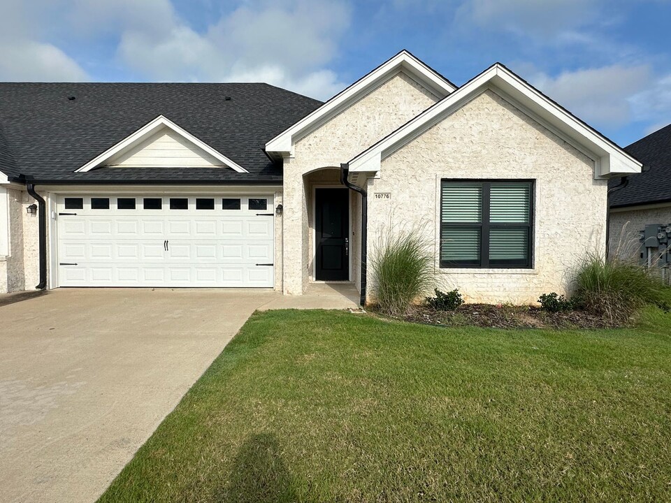 10776 County Rd 169 in Flint, TX - Building Photo