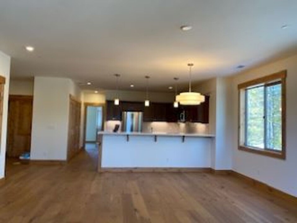 11679 McClintock Lp in Truckee, CA - Building Photo