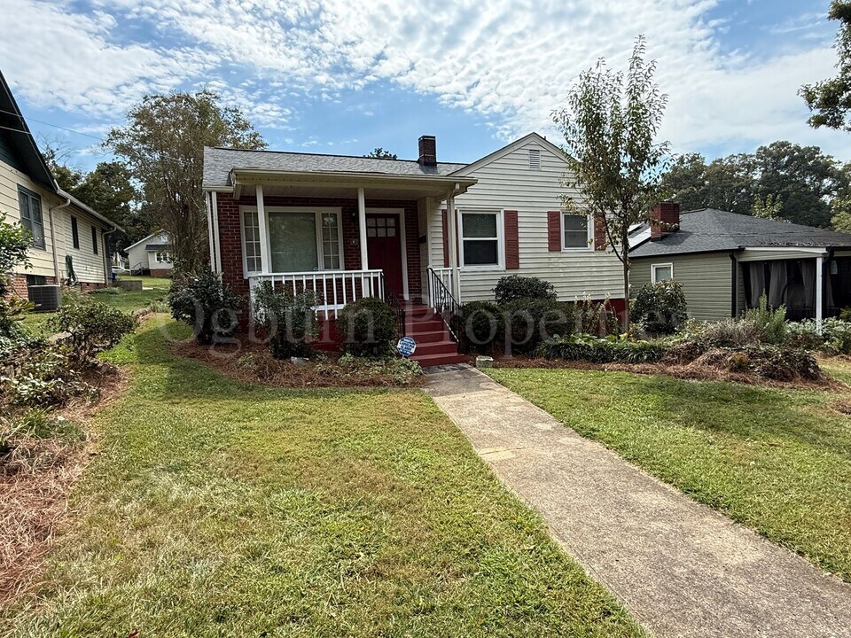 136 W Sprague St in Winston-Salem, NC - Building Photo