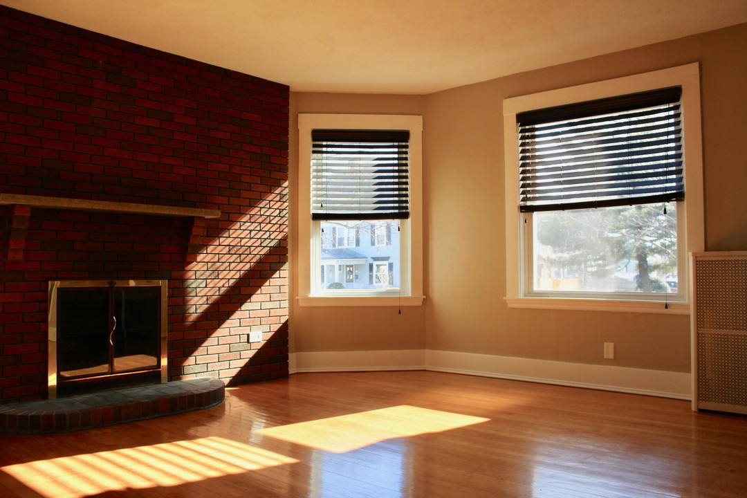 107 Winthrop St in Winthrop, MA - Building Photo