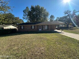 25 Robbie St in Lucedale, MS - Building Photo