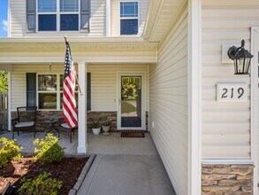 219 Breakwater Dr in Sneads Ferry, NC - Building Photo - Building Photo