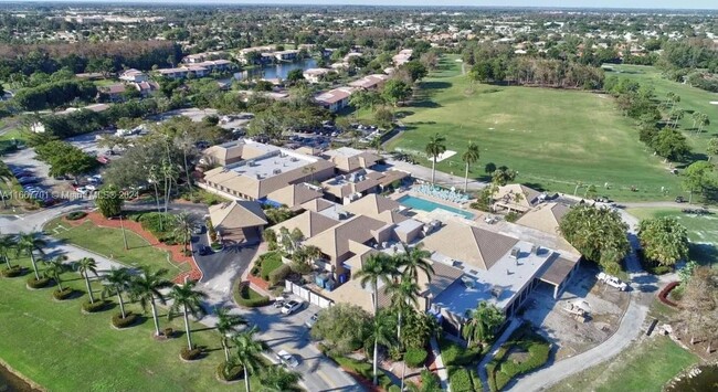 8460 Casa Del Lago in Boca Raton, FL - Building Photo - Building Photo