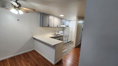 4061 Park Center Ln, Unit D in Fremont, CA - Foto de edificio - Building Photo