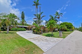 1799 SE 25th Ave in Fort Lauderdale, FL - Building Photo - Building Photo