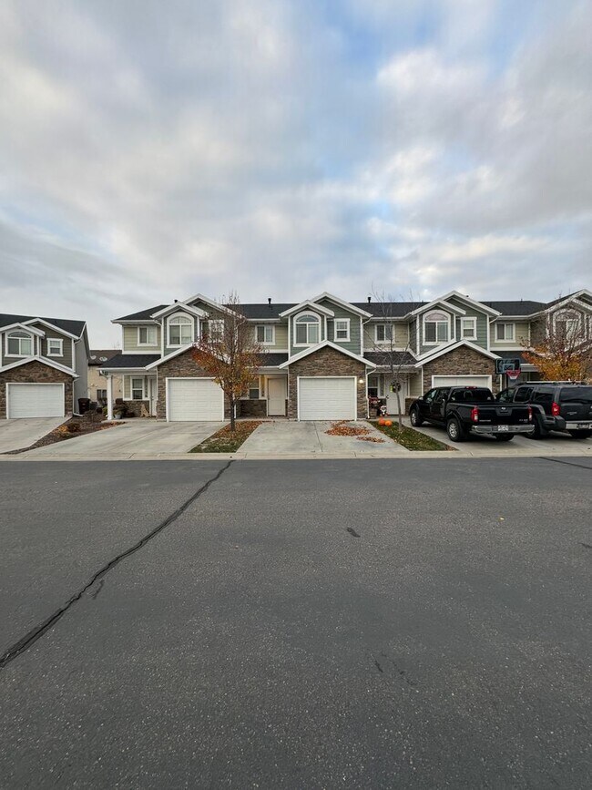 1154 Excalibur Wy in West Haven, UT - Building Photo - Building Photo