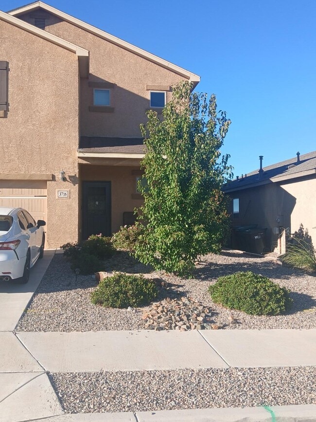 3716 Buffalo Trail Rd NE in Rio Rancho, NM - Building Photo - Building Photo