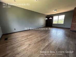 963 Barracksview Rd in St. Louis, MO - Building Photo - Building Photo