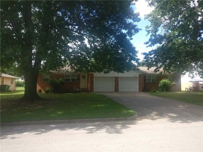 property at 1908.5 Westwood Ave