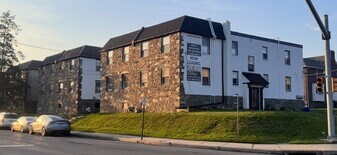 2301 Haverford Rd in Ardmore, PA - Building Photo