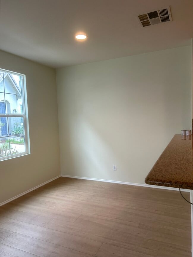 27288 Riverview Ln, Unit RIVERVIEW in Santa Clarita, CA - Building Photo - Building Photo