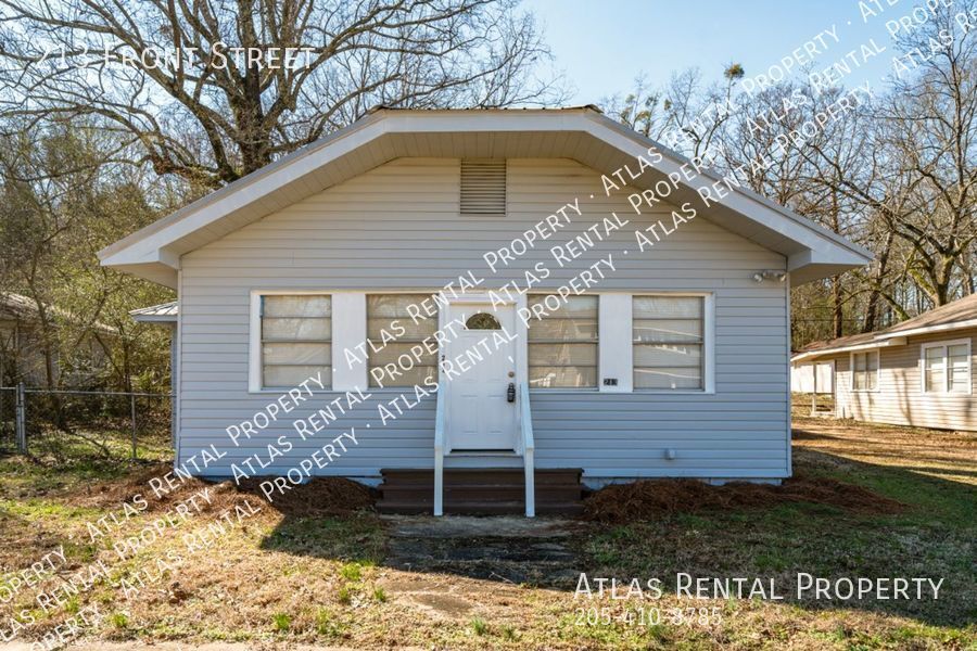213 Front St in Adamsville, AL - Building Photo