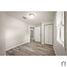 5195 Cypress Crest Ln in Jacksonville, FL - Building Photo - Building Photo