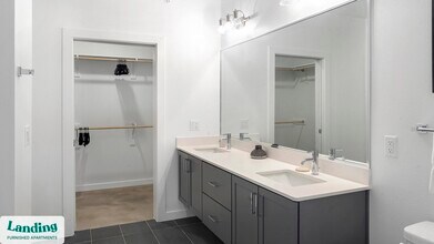 5511 Caprock Smt Dr, Unit 4104 in Bee Cave, TX - Foto de edificio - Building Photo